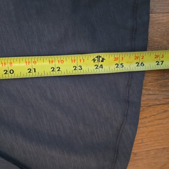 ST. JOHN'S BAY WOMENS LONG SLEEVE "OREGANO" GREEN V-NECK TOP SIZE MEDIUM - Picture 12 of 14